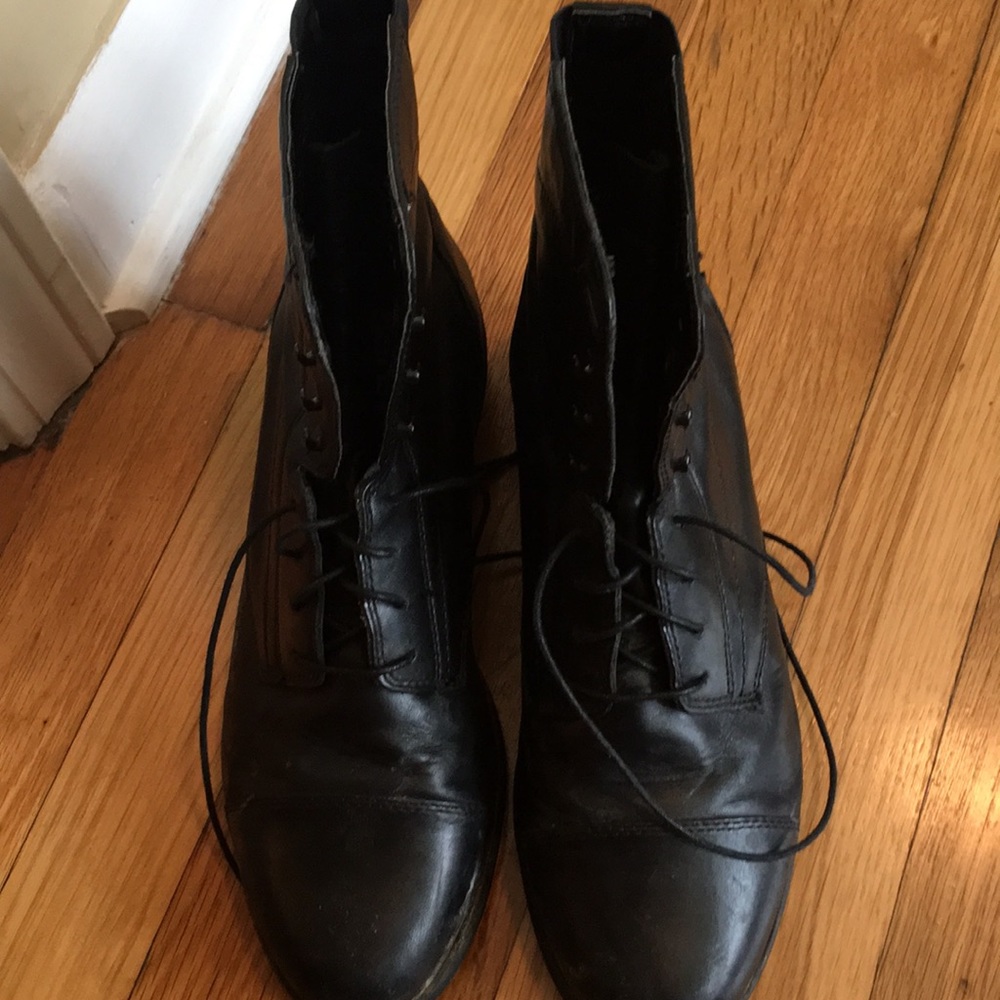 Ariat Lace Up combat style boots